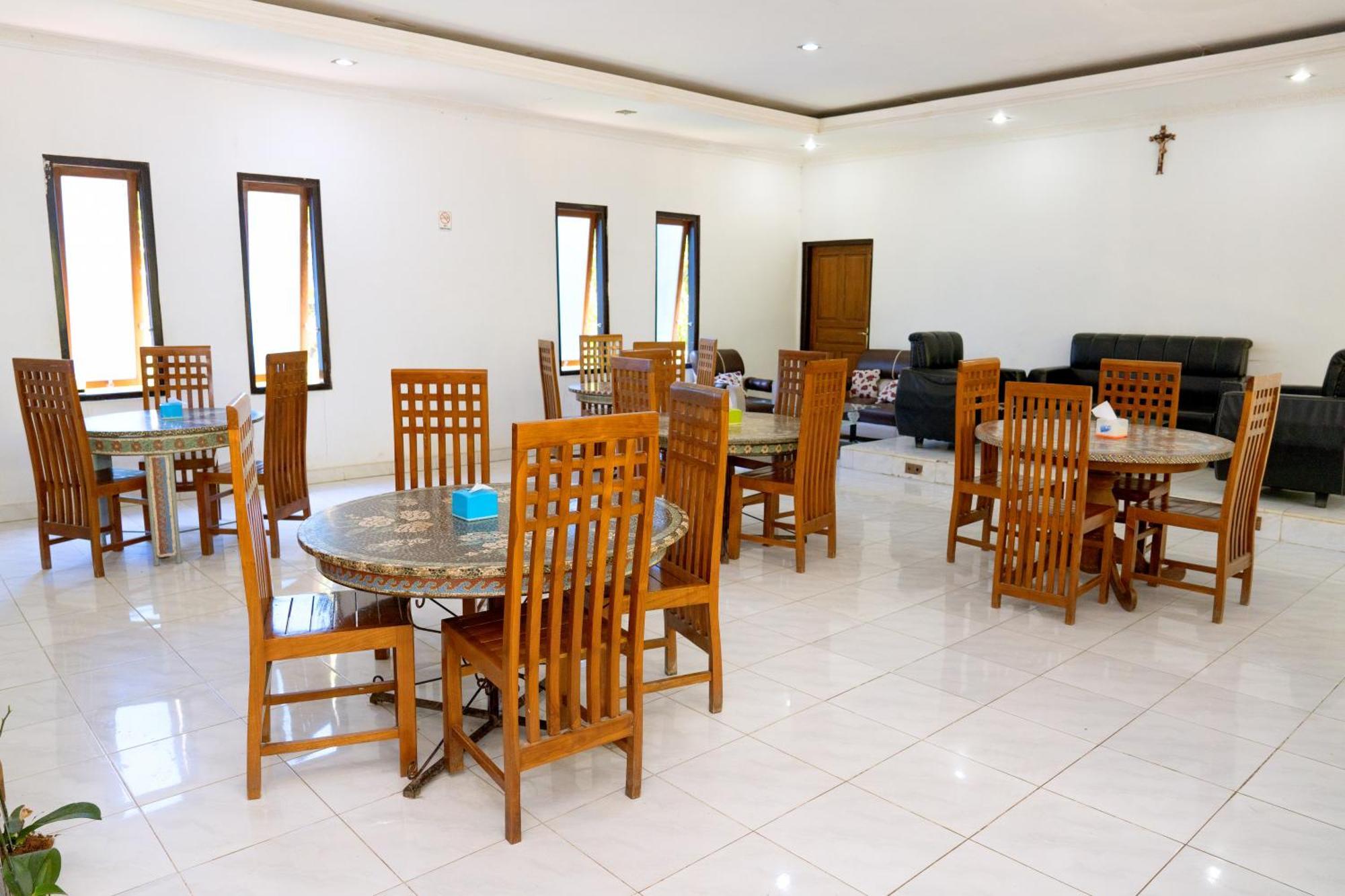 Hotel Green Prundi Лабуан-Бахо Экстерьер фото