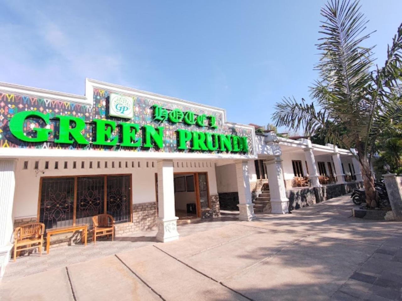 Hotel Green Prundi Лабуан-Бахо Экстерьер фото